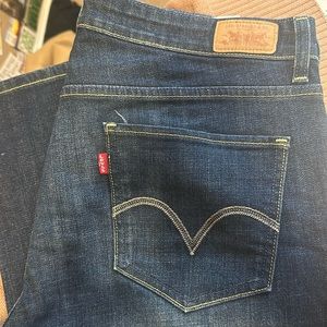 Women’s Levi Jeans